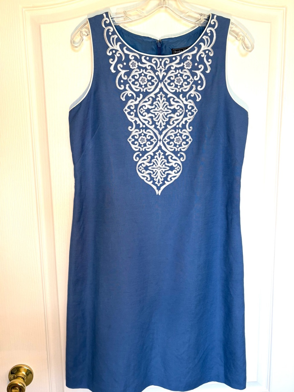Jessica Howard Sleeveless Blue Embroidered Linen Dress. Size 10